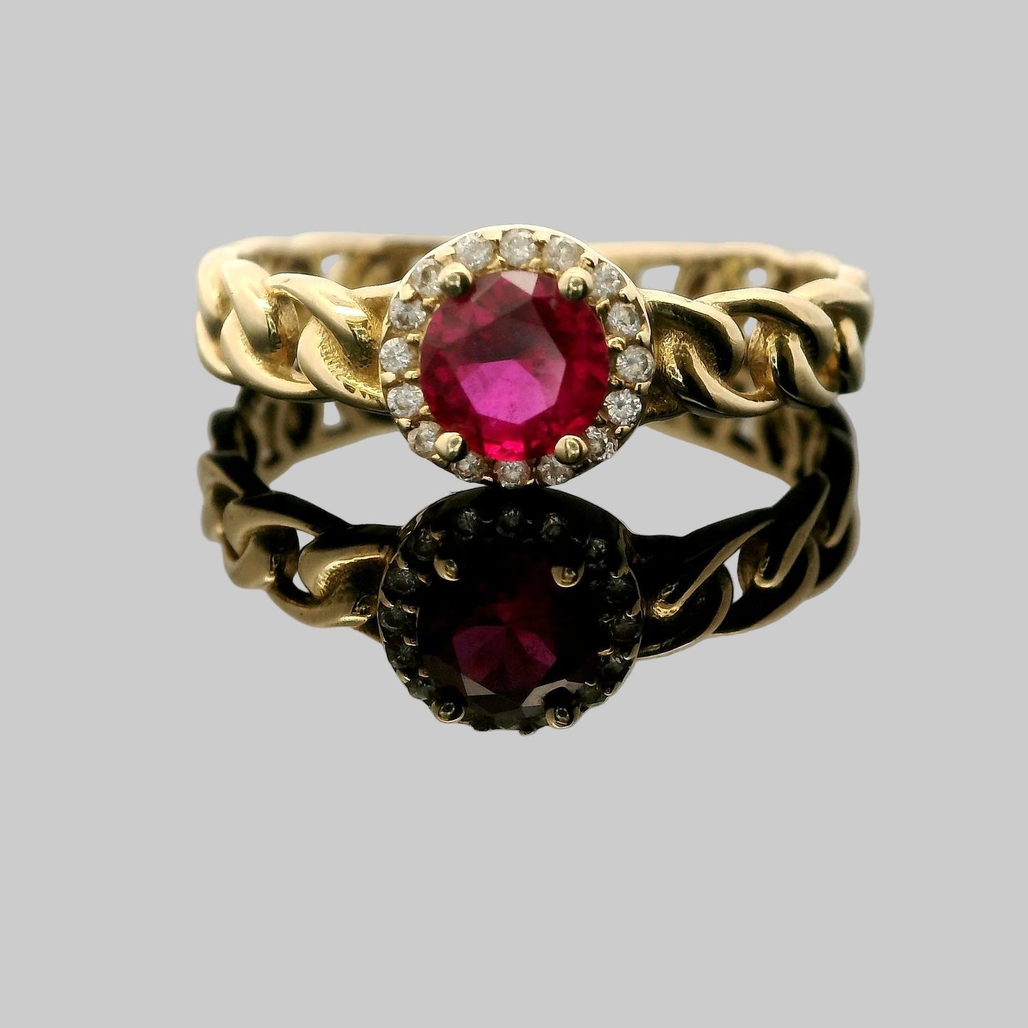 Anillo piedra redonda al centro