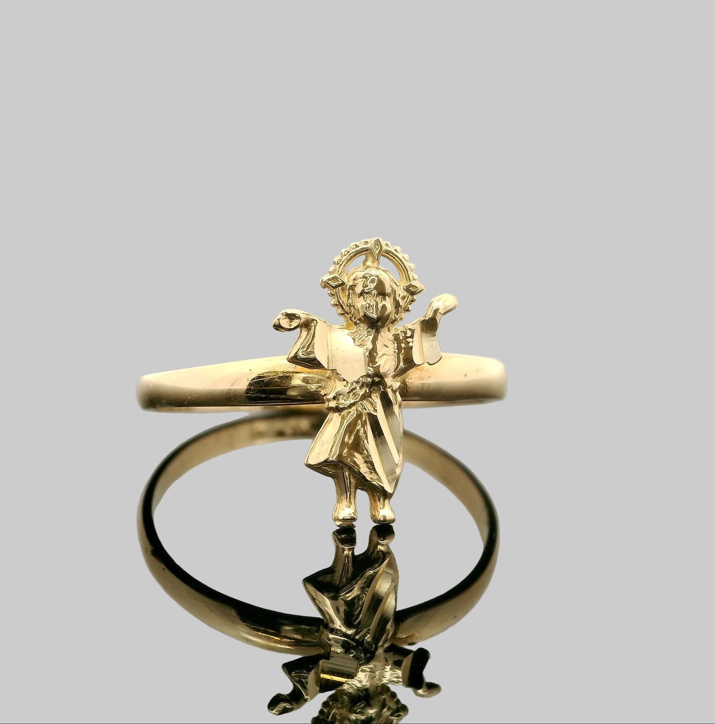 Anillo figura del Divino Niño