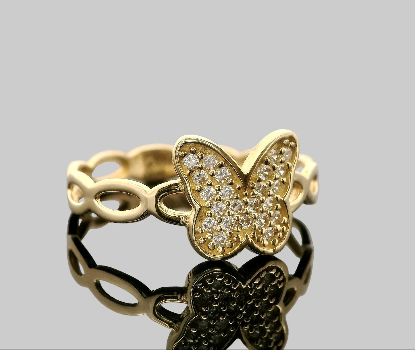 Anillo mariposa brillante