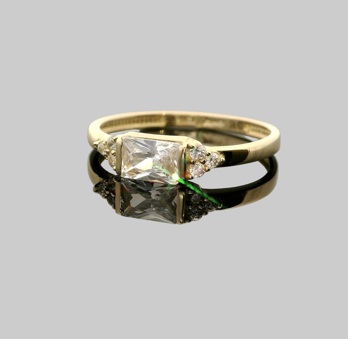 Anillo corte cuadrado