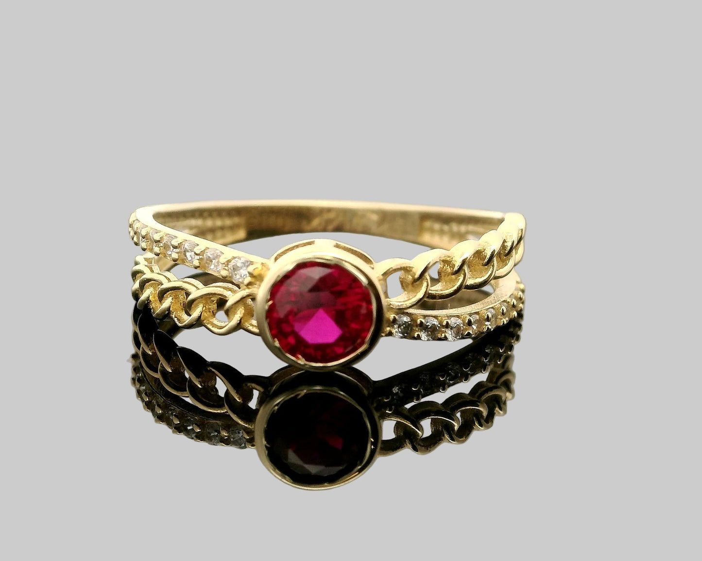 Anillo de Eslabones con Piedra Redonda