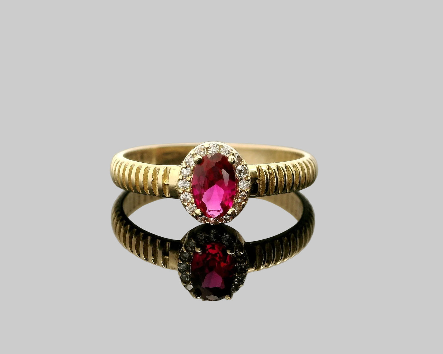 Anillo piedra ovalo central