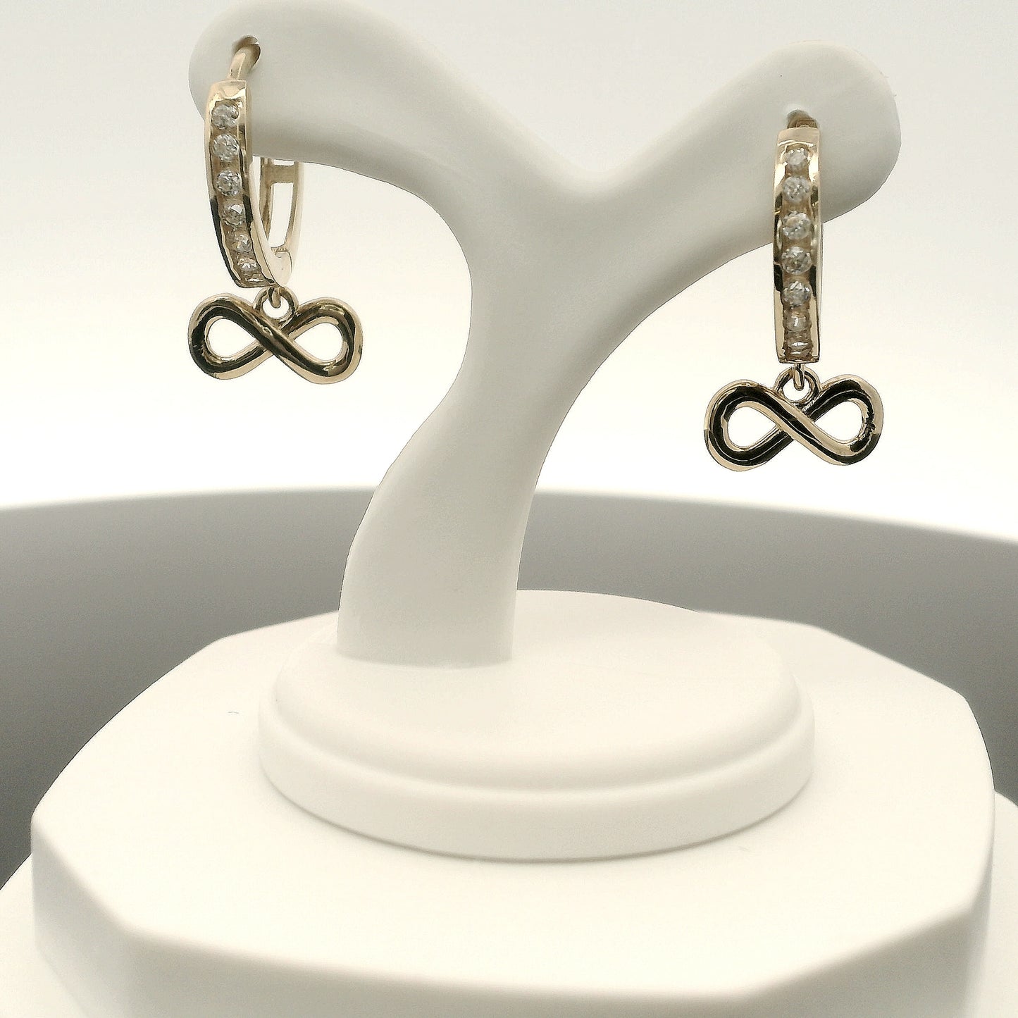ARETES ARO INFINITO