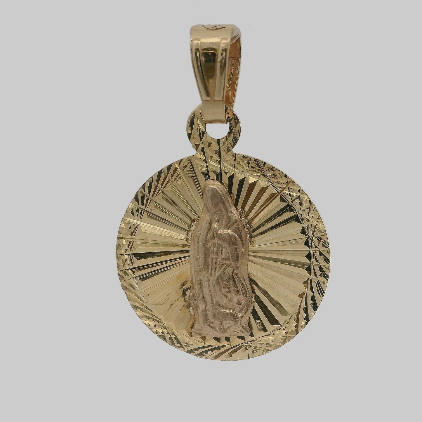 MEDALLA REDONDA VIRGEN DE GUADALUPE CON DISEÑO DE RAYOS DIAMANTADOS