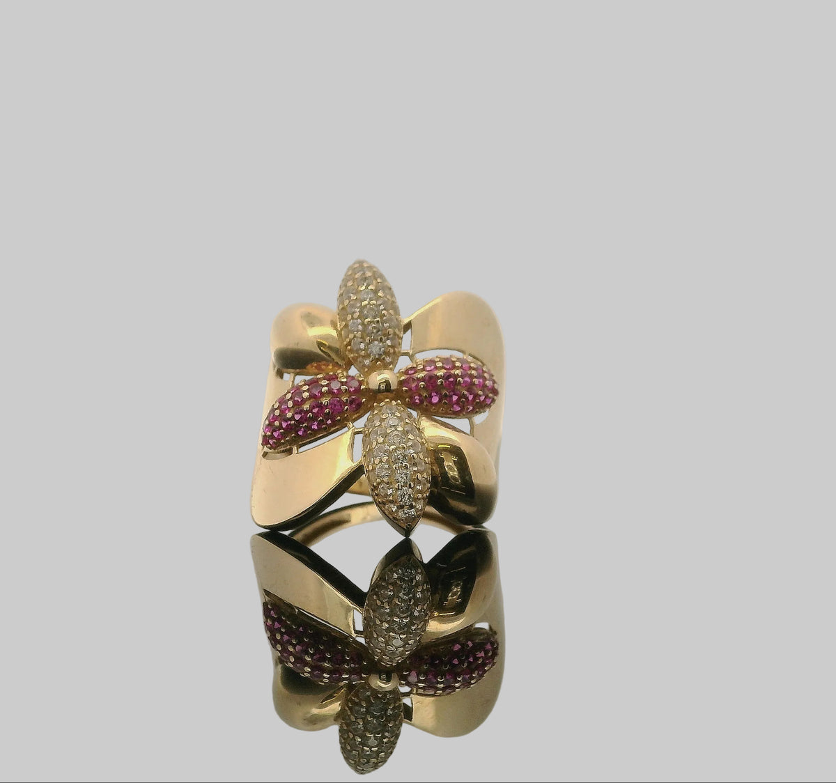 ANILLO DE FLOR CON ZIRCONIAS 14K