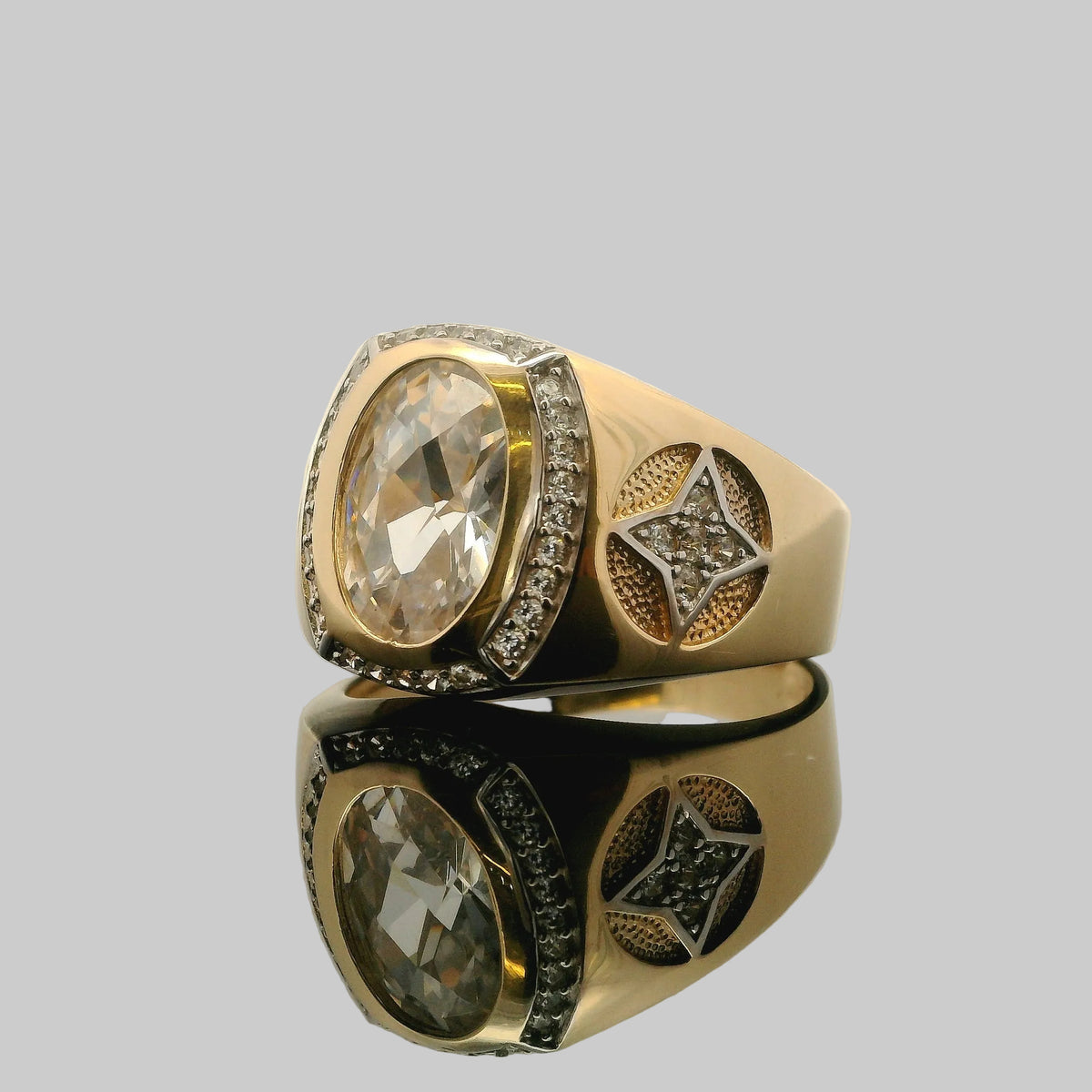 ANILLO CON PIEDRA OVALADA 14K