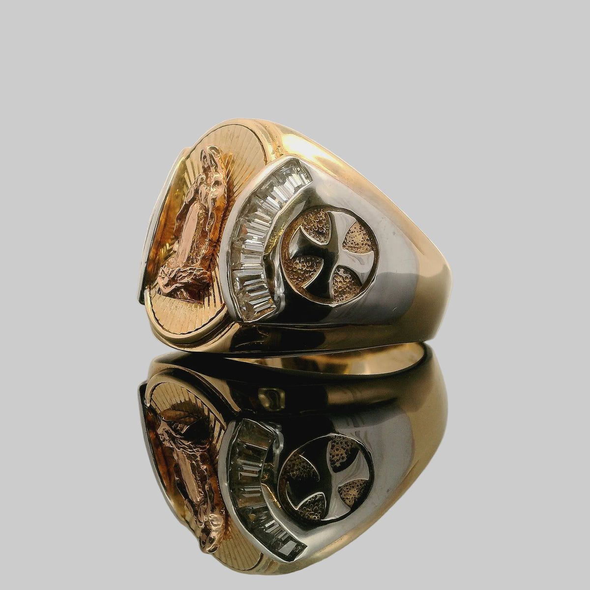 ANILLO VIRGEN DE GUADALUPE CON PIEDRAS RECTANGULARES EN ORO 14K